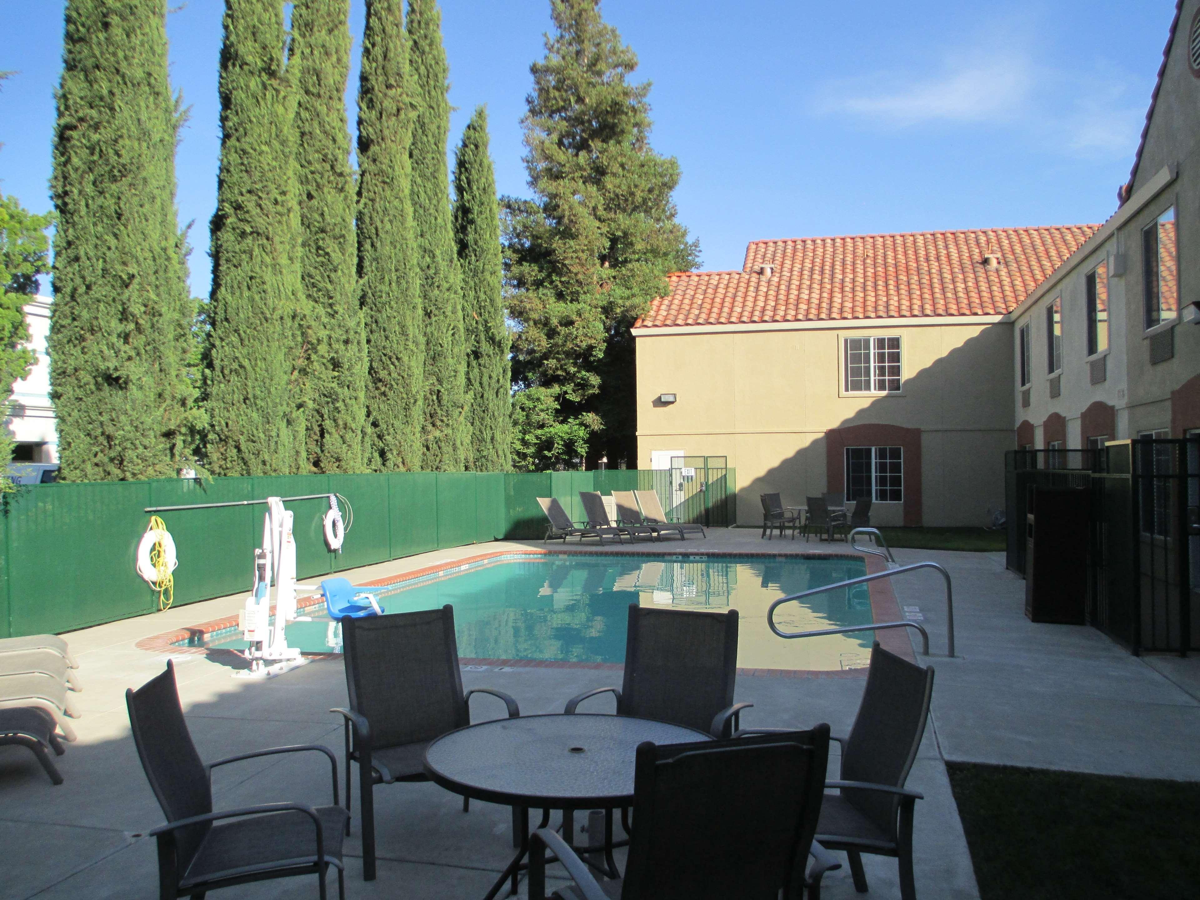 Best Western Brentwood Inn Esterno foto