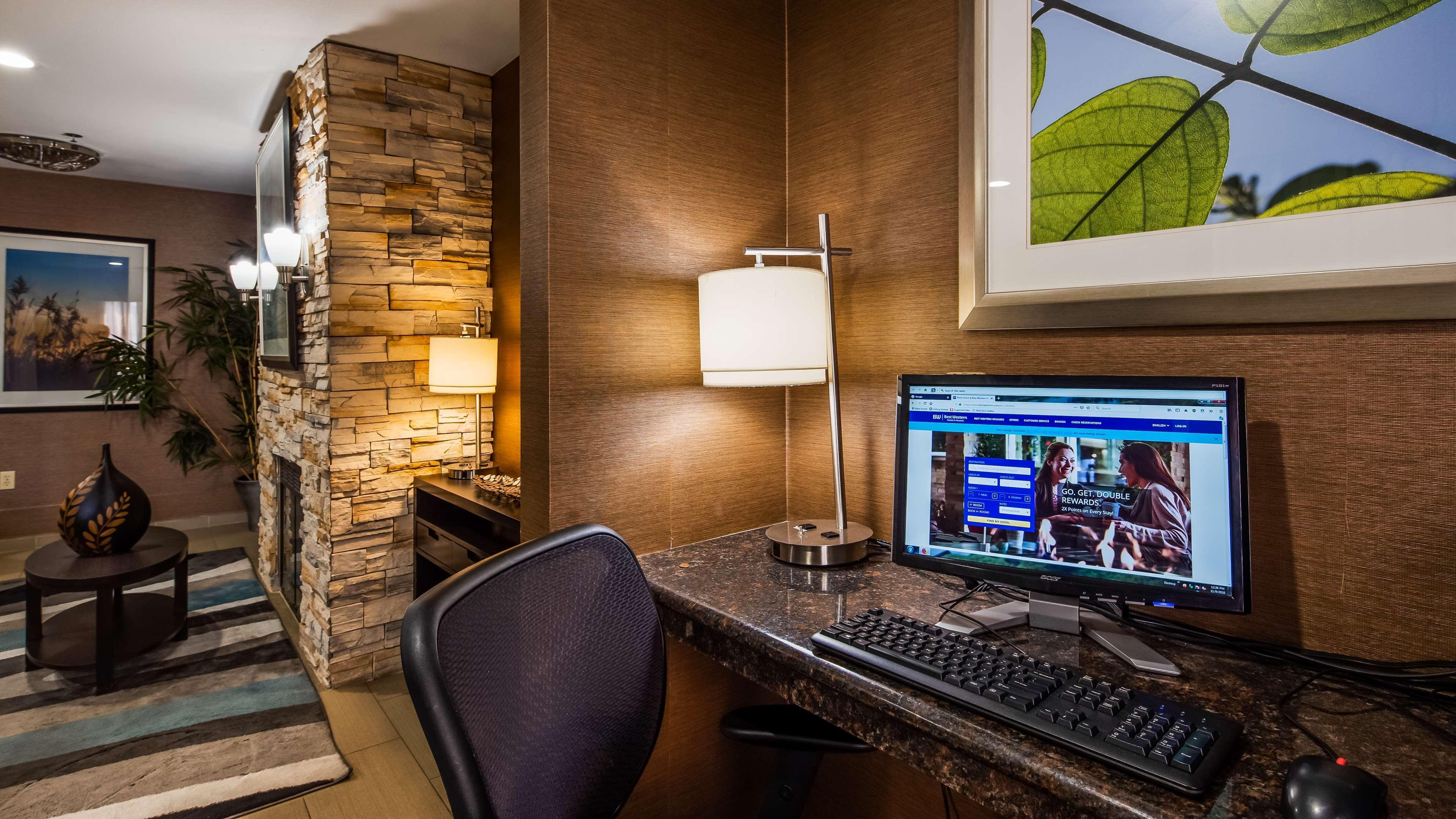 Best Western Brentwood Inn Esterno foto