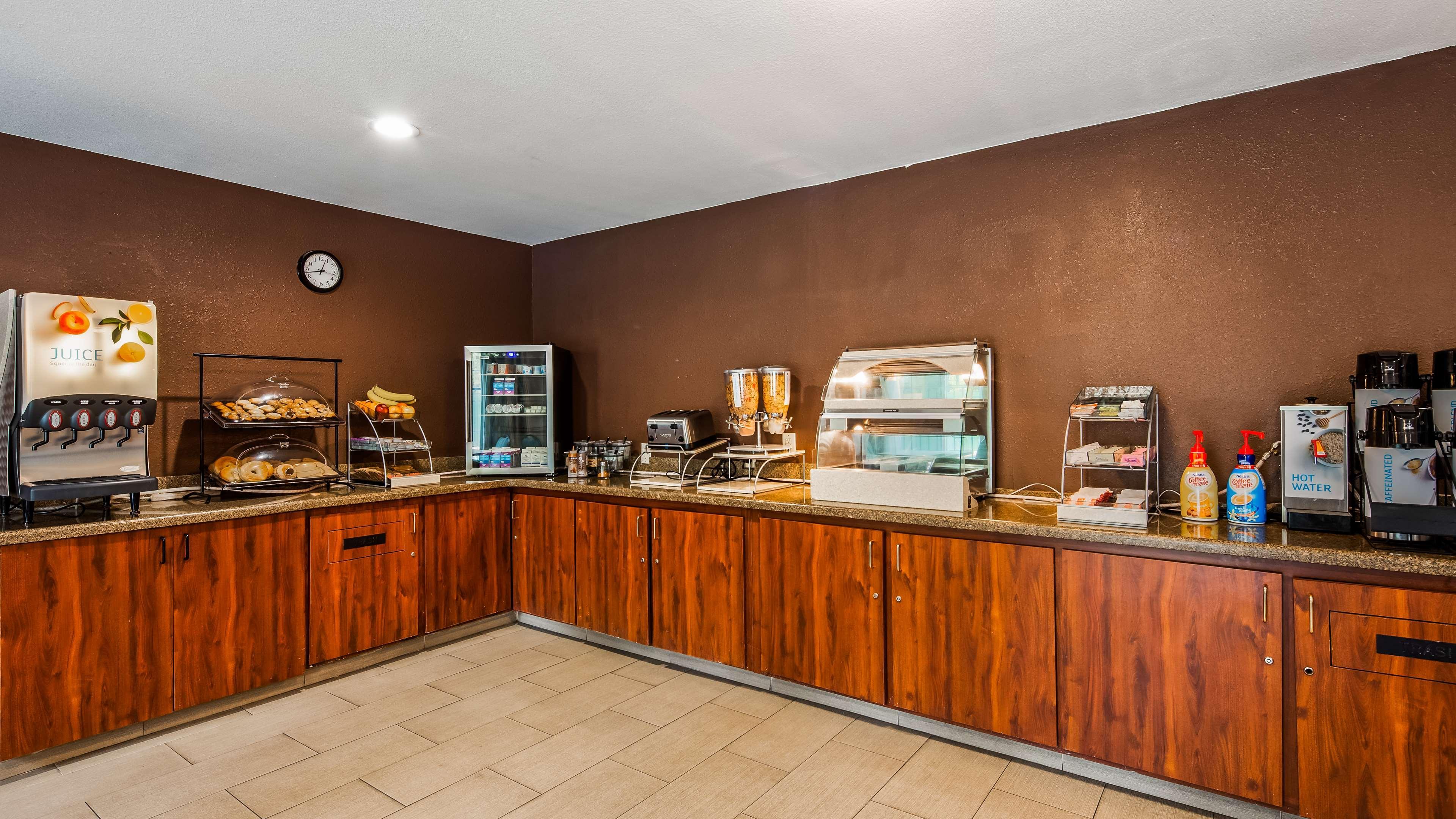 Best Western Brentwood Inn Esterno foto